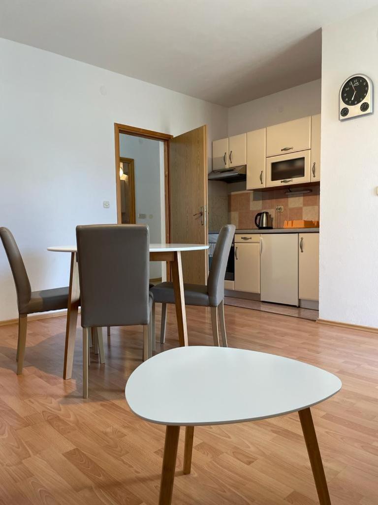Apartment Place 2 Stay ฮวาร์ ภายนอก รูปภาพ