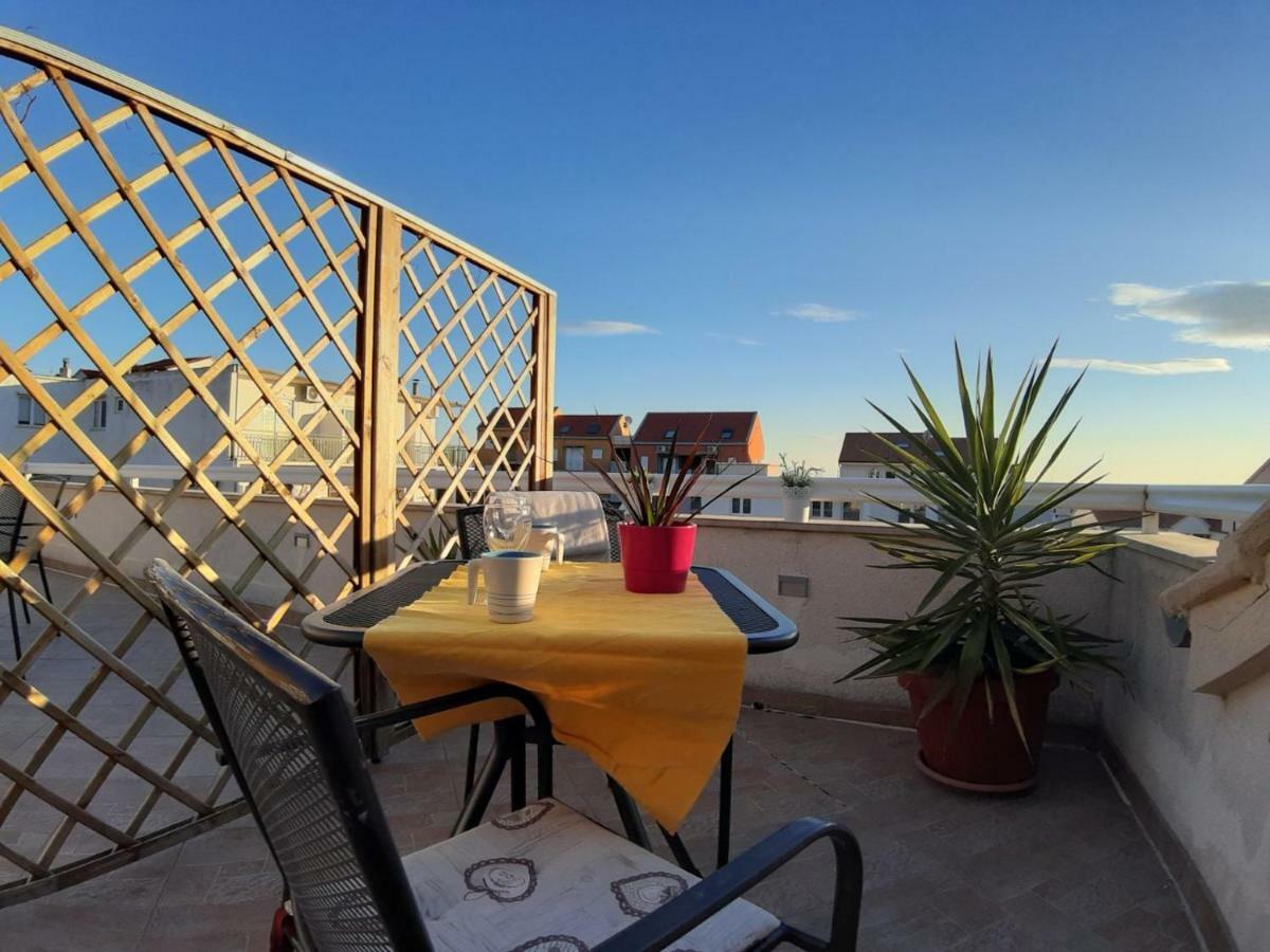 Apartment Place 2 Stay ฮวาร์ ภายนอก รูปภาพ